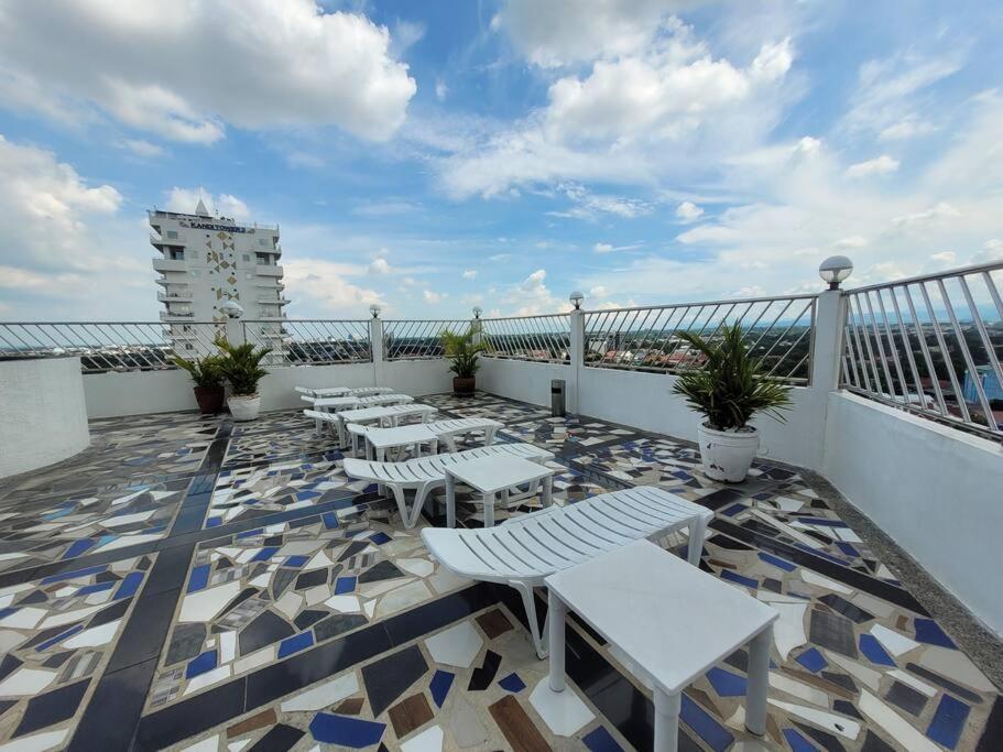 Lucky Suite Kandi 2 Bedrooms Анхелес Экстерьер фото